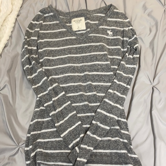 Abercrombie long sleeve - Picture 1 of 2